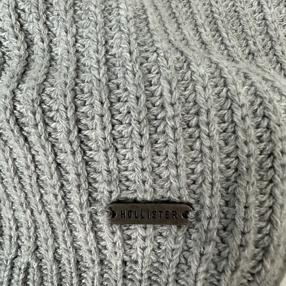 Hollister Sweater - Picture 3 of 5